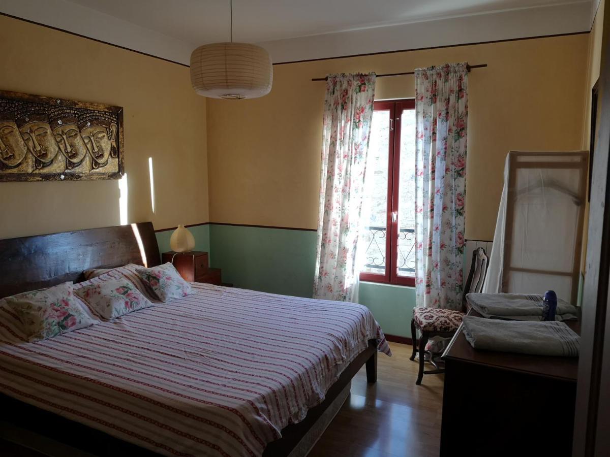 L'Ours des Corbières - Chambres d'hôtes Servies-en-Val Esterno foto